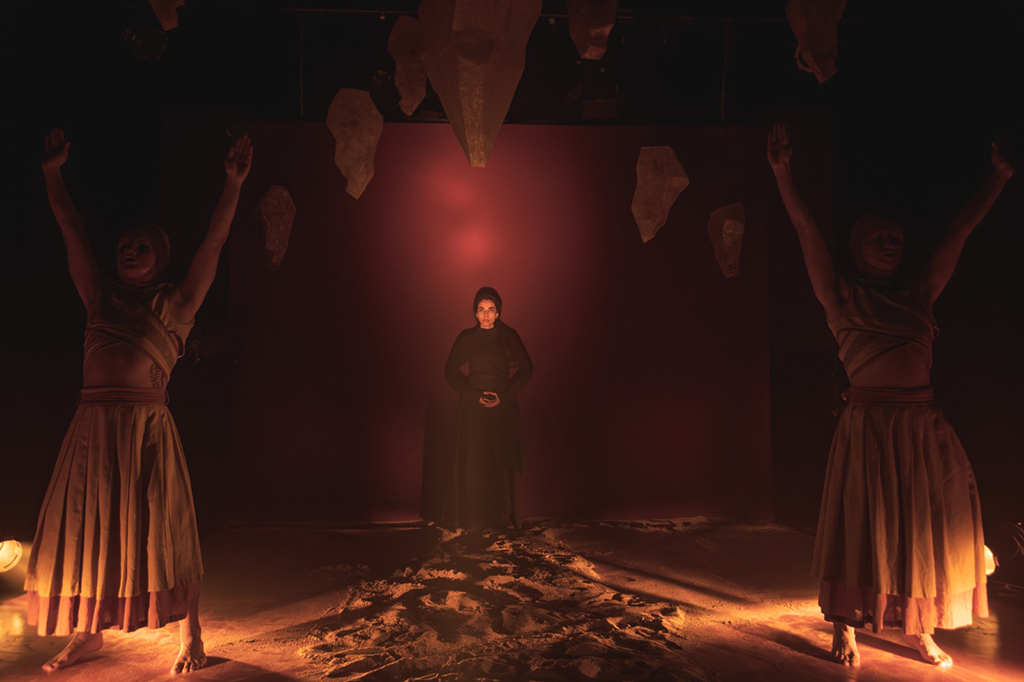 ACEVEDO, dirigida por Soledad Cruz. Diseño de Vestuario e Iluminación. - D. Portillo