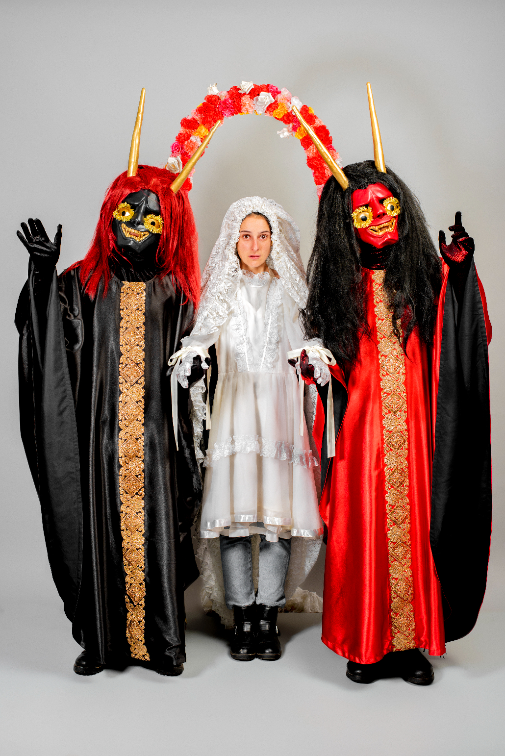 Diseño integral en obra _Nómadas. No caminaremos solas_ de La Comuna Teatro. 2018